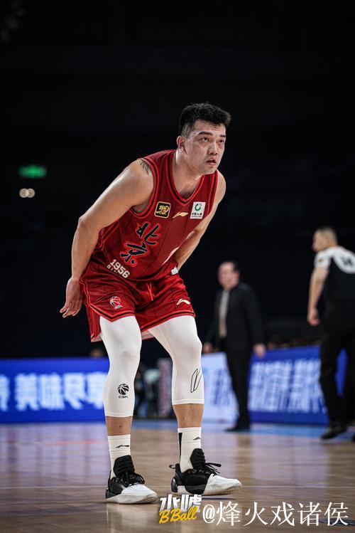 张才仁再度上篮得手，北京末节狂轰20-7&领先优势扩大至31分